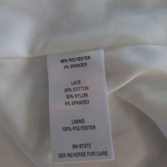 White Dress with lace - Picture 6 of 7